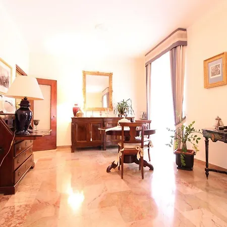 Hotel Cagliari's Cozy Private Bedroom, Sleeps 2 *