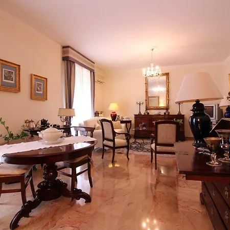 Cagliari's Cozy Private Bedroom, Sleeps 2 Cagliari