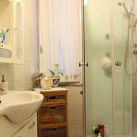 酒店 Cagliari's Cozy Private Bedroom, Sleeps 2