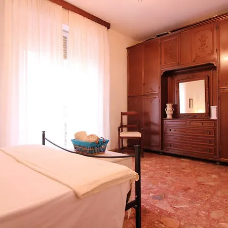 酒店 Cagliari's Cozy Private Bedroom, Sleeps 2